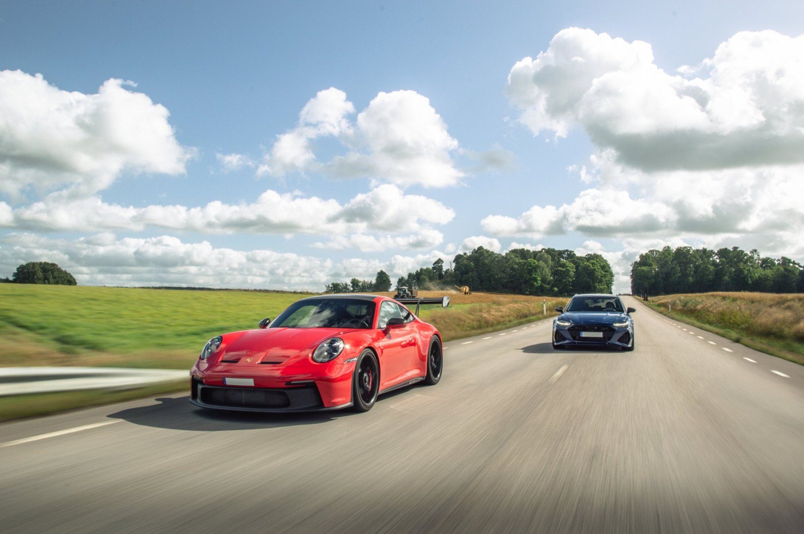 Porsche 911 GT3 och Audi RS6 fotograferade av Liam Rydell